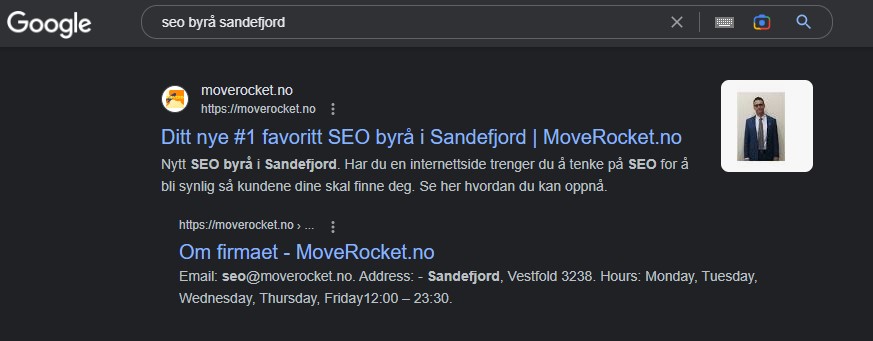 Bildet viser en som har søkt på "SEO byrå Sandefjord" og som så finner siden vår øverst på lista. Dette viser at lokal SEO virker og gir økt lokal synlighet.